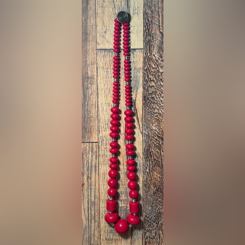 Elegant Red Beaded Necklace B7